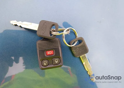 2016 Ford Police Interceptor z USA, uszkodzony, nr VIN 1FM5K8AR1GGC37606